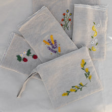 Carica l&#39;immagine nel visualizzatore di Gallery, Pochette Giada
