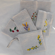 Carica l&#39;immagine nel visualizzatore di Gallery, Pochette Giada
