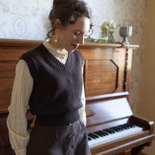 Carica l&#39;immagine nel visualizzatore di Gallery, Gilet Moka
