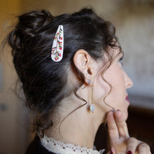 Carica l&#39;immagine nel visualizzatore di Gallery, Mollette per capelli ricamate a mano
