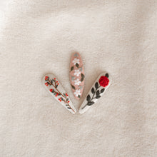 Carica l&#39;immagine nel visualizzatore di Gallery, Mollette per capelli ricamate a mano
