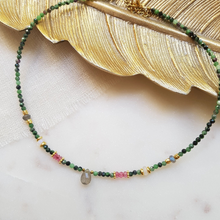 Carica l&#39;immagine nel visualizzatore di Gallery, Collana Zoisite
