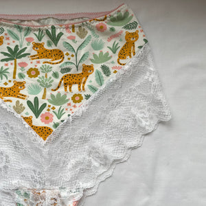 Brasiliana Daisy con leopardi
